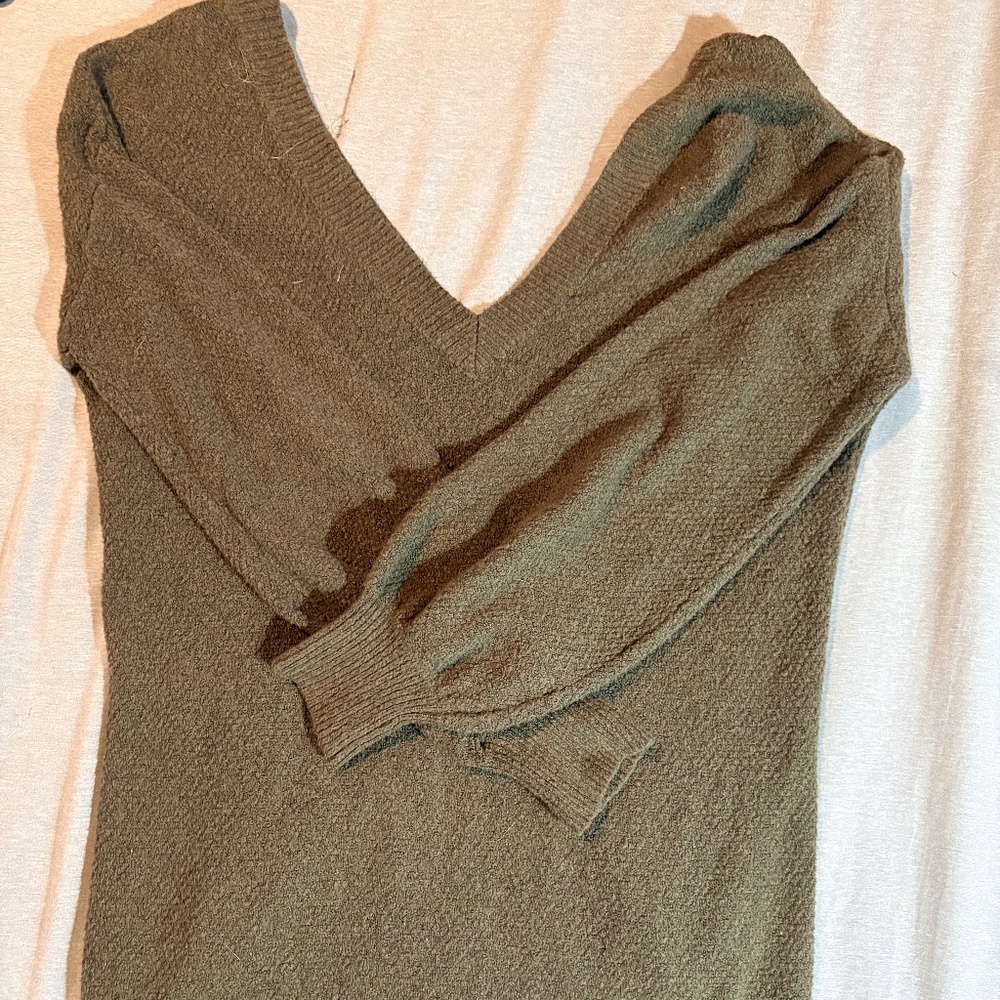 V-neck (front & back) sweater,  small, YES Lola